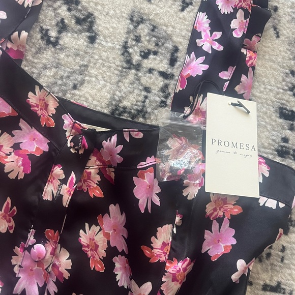 Black Floral Print Wide Leg Romper - Picture 3 of 5